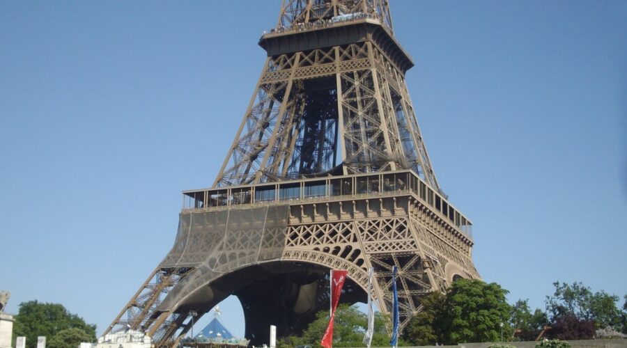 Paris’s Top 10 Tow Trucks for Dependable Small-Town Service